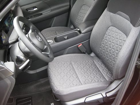 Used 2025 Nissan Kicks SV image 12