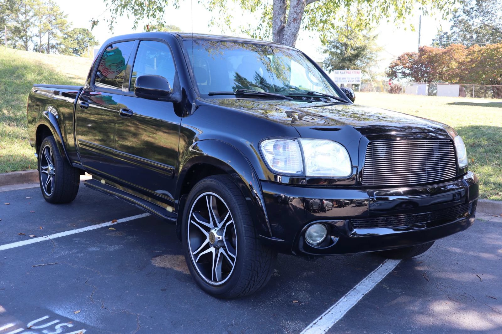 Used 2004 Toyota Tundra SR5 w/ Towing Pkg RWD image 3