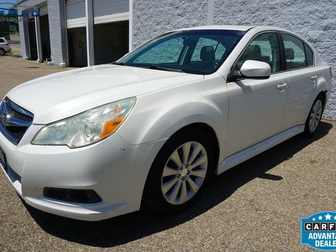 Used 2011 Subaru Legacy 2.5i Limited w/ Appearance Package 1H AWD/4WD image 3
