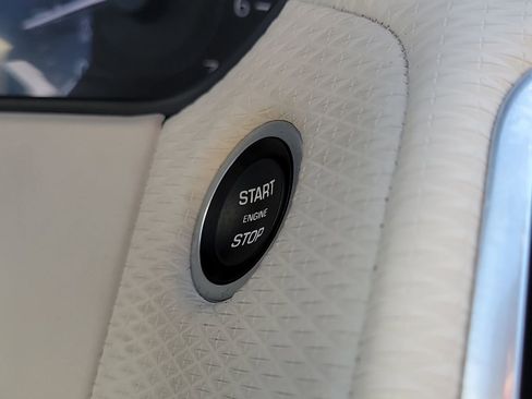 Used 2022 Land Rover Range Rover Velar S image 20