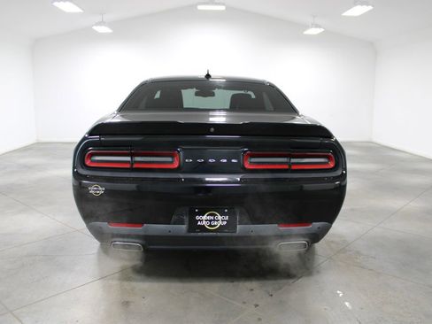 Used 2016 Dodge Challenger SXT Plus image 7