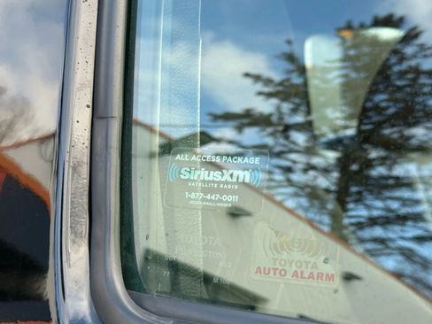 Used 2017 Toyota Tacoma TRD Off-Road w/ Tow Package image 43