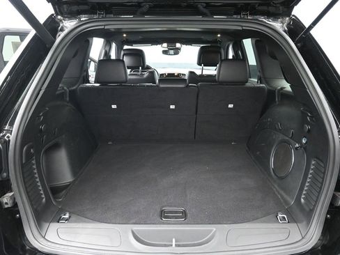 Used 2022 Jeep Grand Cherokee Laredo X image 30