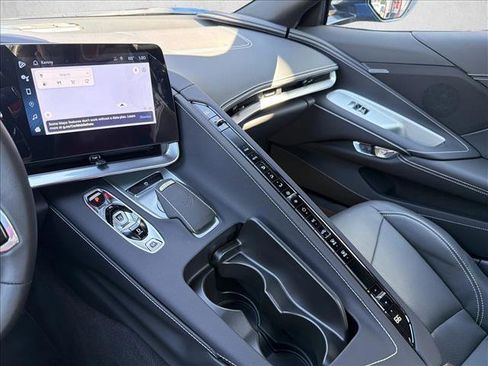 Used 2024 Chevrolet Corvette Stingray Convertible image 22