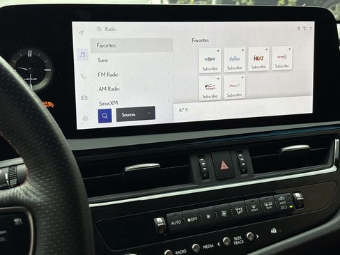 Used 2024 Lexus ES 350 F Sport w/ Accessory Package (Z1) FWD image 23