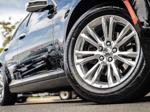 Used 2015 Chrysler 300 C RWD image 13