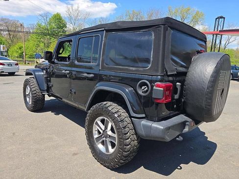 Used 2018 Jeep Wrangler Unlimited Sahara AWD/4WD image 7