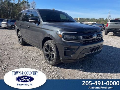 Used 2023 Ford Expedition Limited image 1