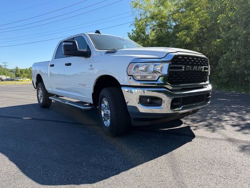 Used 2024 RAM 2500 Big Horn AWD/4WD image 3