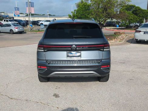 Used 2025 Volkswagen Taos SEL AWD/4WD image 7