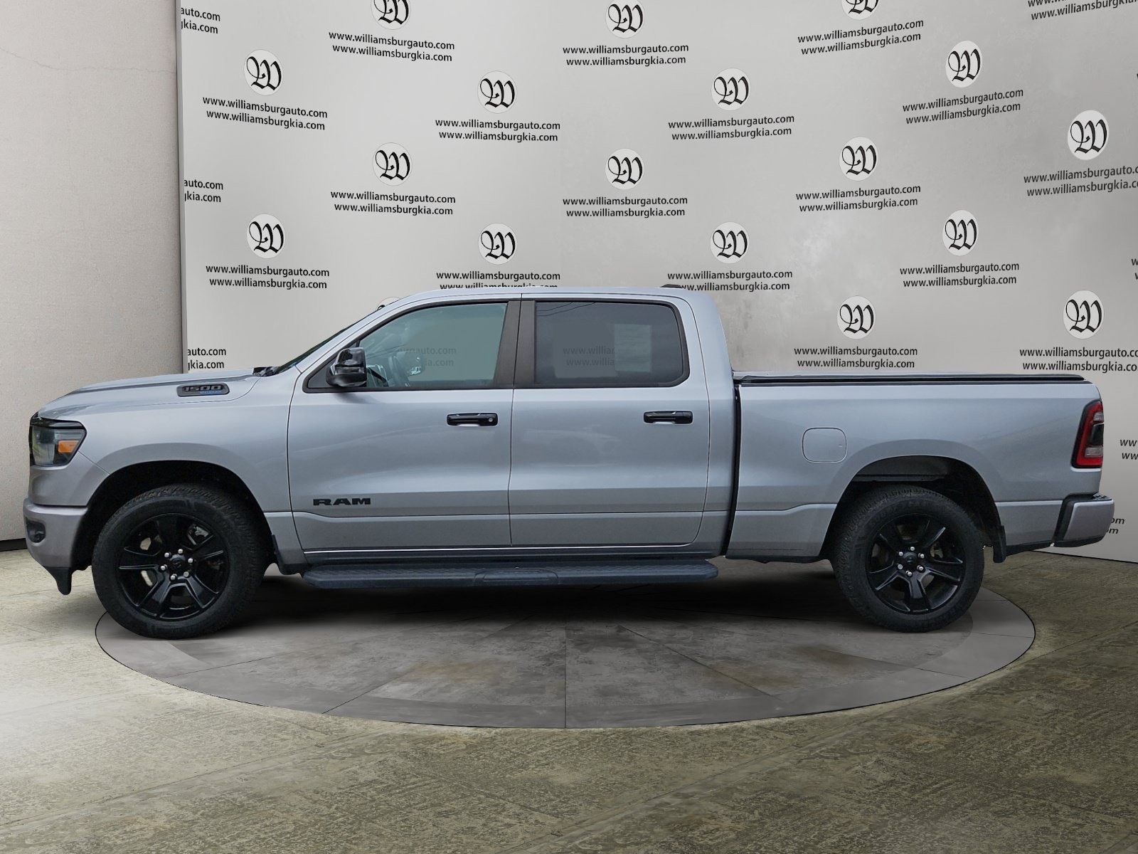Used 2024 RAM 1500 Big Horn AWD/4WD image 2