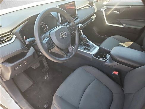 Used 2025 Toyota RAV4 XLE FWD image 12
