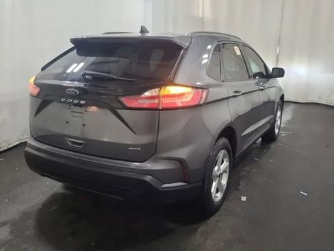 Used 2022 Ford Edge SE image 4