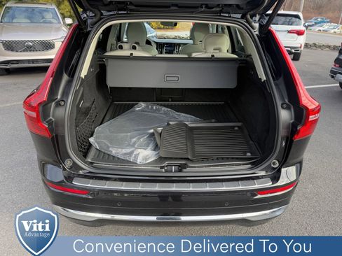 Certified 2023 Volvo XC60 B5 Ultimate w/ Climate Package image 24