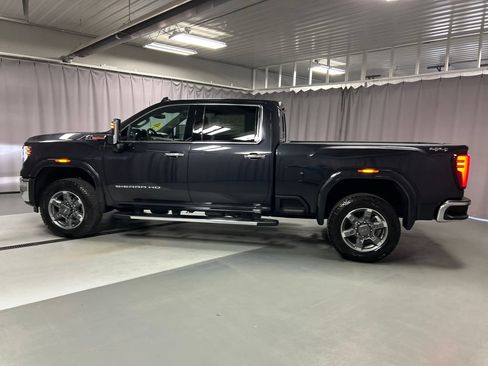 New 2026 GMC Sierra 2500 SLT w/ SLT Premium Package AWD/4WD image 4