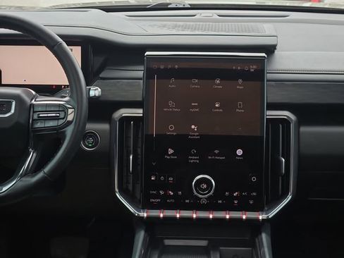 Used 2024 GMC Acadia AT4 w/ Luxury Package image 20