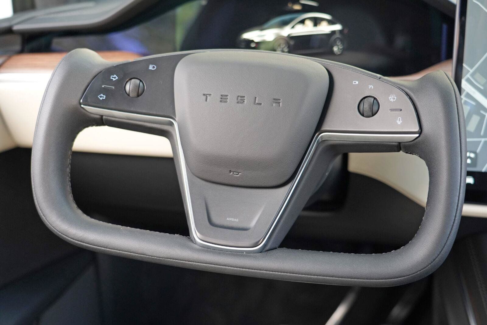 Used 2023 Tesla Model X AWD/4WD image 18