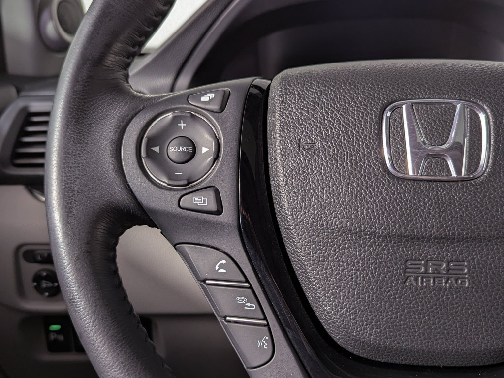Used 2017 Honda Pilot Touring image 28