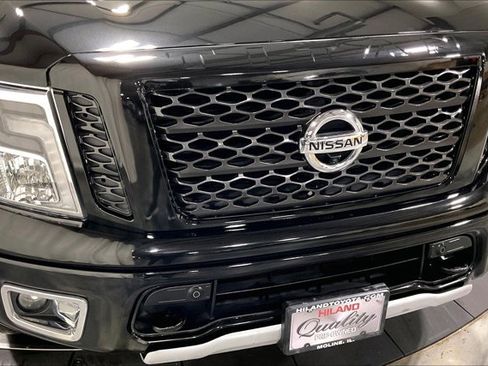 Used 2018 Nissan Titan PRO-4X w/ Pro-4x Convenience Package image 30