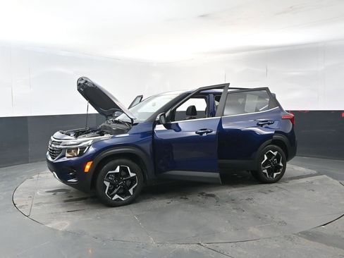 Used 2024 Kia Seltos EX image 31