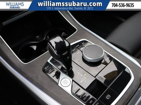 Used 2022 BMW X5 xDrive40i w/ Parking Assistance Package AWD/4WD image 32