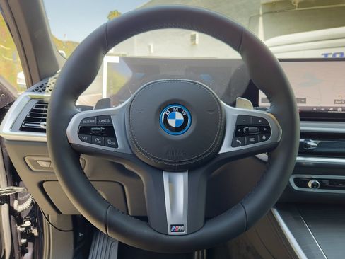 New 2026 BMW X5 xDrive50e w/ M Sport Package image 11