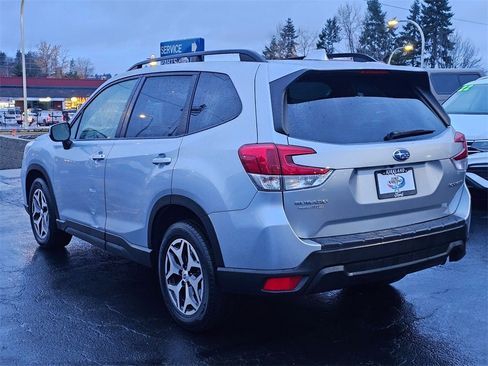 Used 2021 Subaru Forester Premium w/ Popular Package #1 image 5