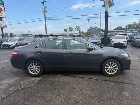 Used 2010 Toyota Camry XLE FWD image 5