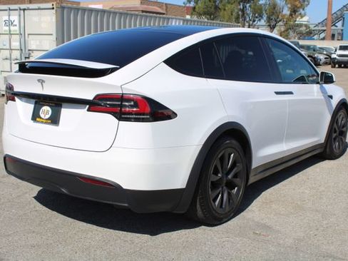 Used 2023 Tesla Model X AWD/4WD image 4