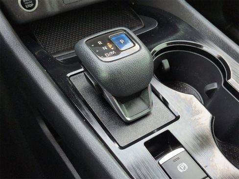 Used 2021 Nissan Rogue SV image 11