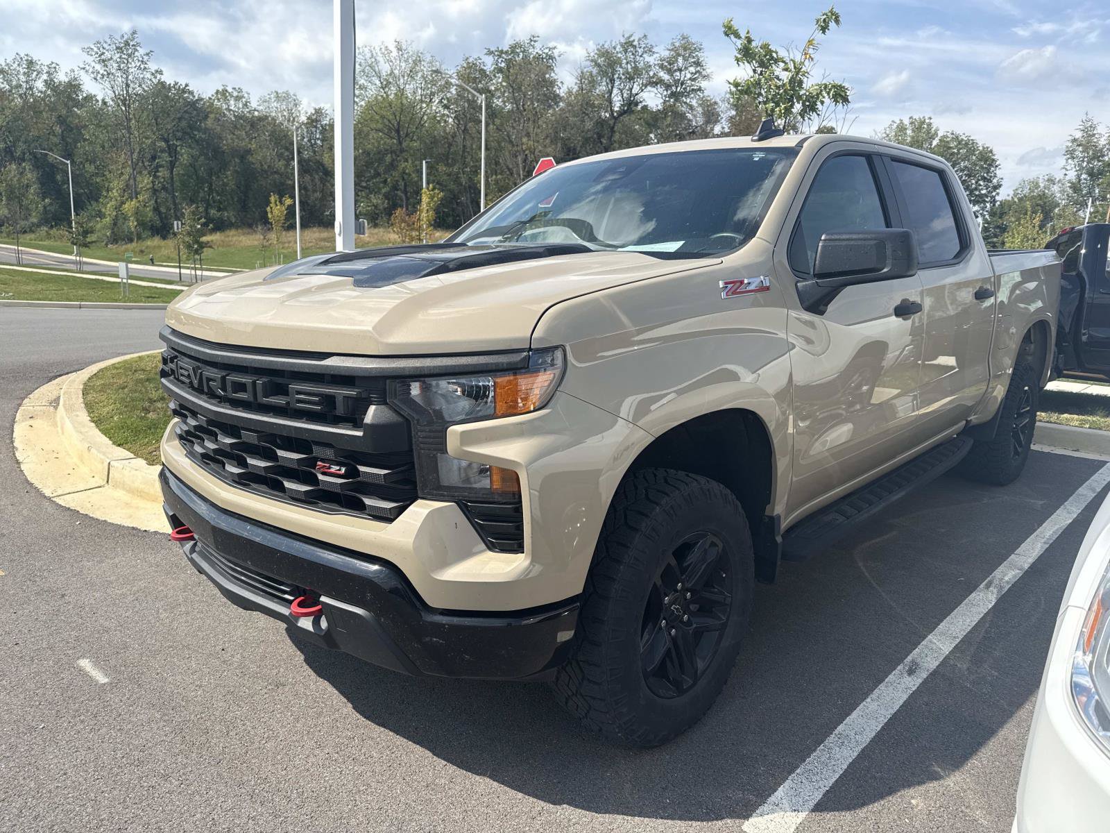 Used 2022 Chevrolet Silverado 1500 Custom Trail Boss w/ LPO, Dark Essentials Package AWD/4WD image 1