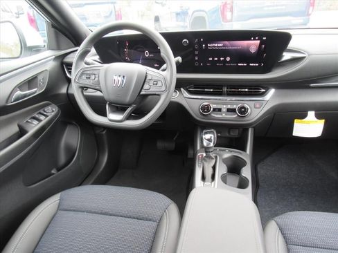 New 2026 Buick Envista Preferred image 13