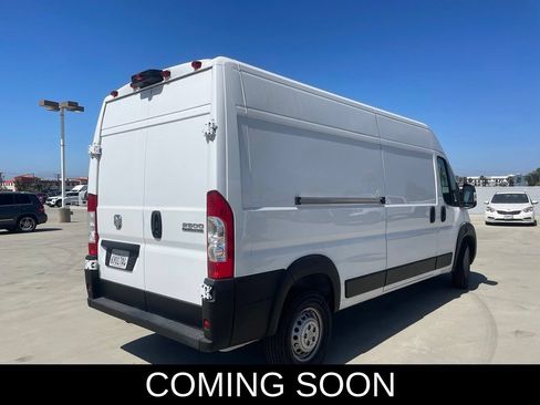 Used 2025 RAM ProMaster 2500 w/ Convenience Group FWD image 2