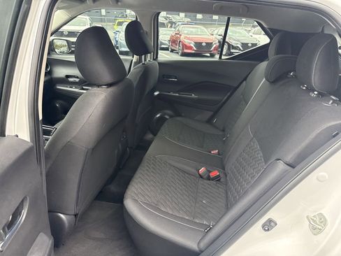 Used 2021 Nissan Kicks SV image 5