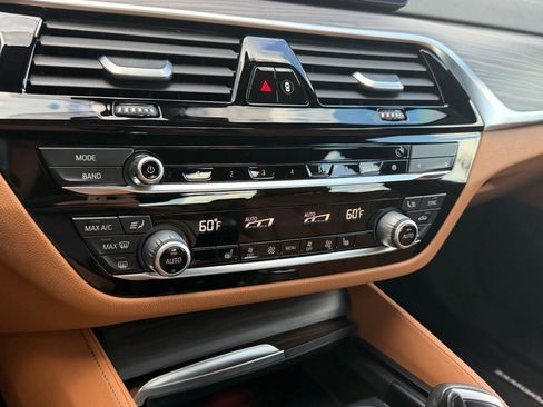 Used 2021 BMW 540i xDrive w/ M Sport Package image 29