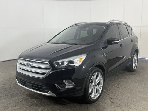 Used 2019 Ford Escape Titanium AWD/4WD image 3