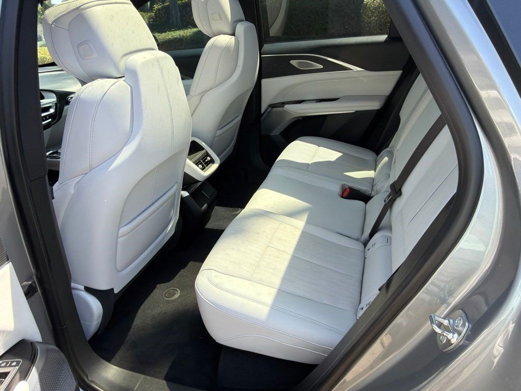 Certified 2024 Cadillac Lyriq Luxury RWD image 4
