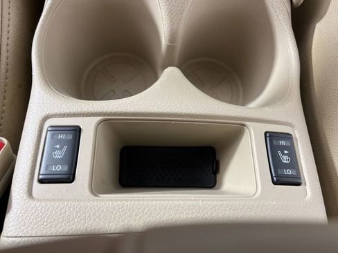 Used 2020 Nissan Rogue SV image 29