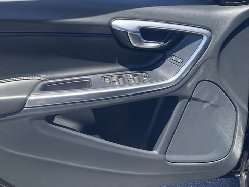 Used 2018 Volvo V60 T5 Dynamic w/ Vision Package FWD image 21