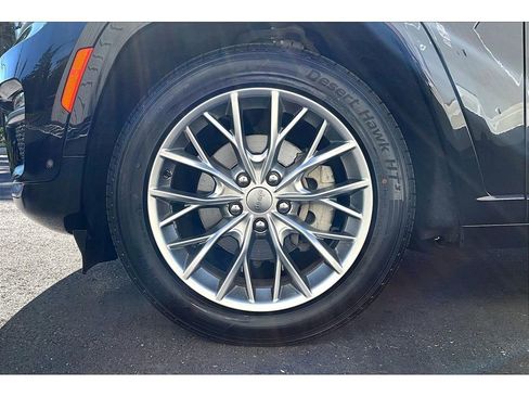 Used 2024 Jeep Grand Cherokee Summit AWD/4WD image 9