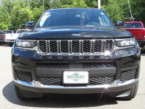 Used 2023 Jeep Grand Cherokee L Laredo w/ Luxury Tech Group I AWD/4WD image 2