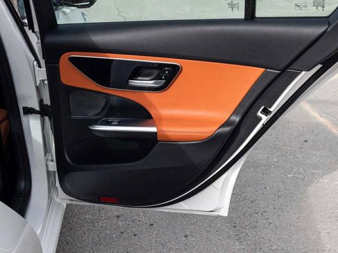 Used 2025 Mercedes-Benz C 300 4MATIC Sedan image 15