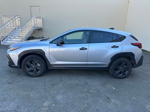 Used 2024 Subaru Crosstrek 2.0i image 3