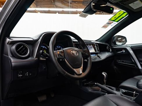 Used 2018 Toyota RAV4 SE w/ Advanced Technology Package AWD/4WD image 21