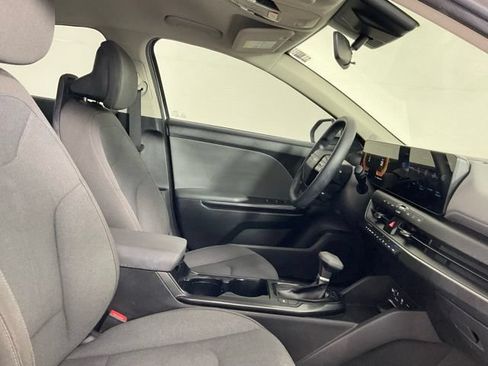 Used 2025 Kia K4 FWD image 18