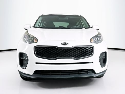 Used 2019 Kia Sportage LX FWD image 2