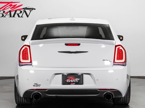 Used 2023 Chrysler 300 C RWD image 4