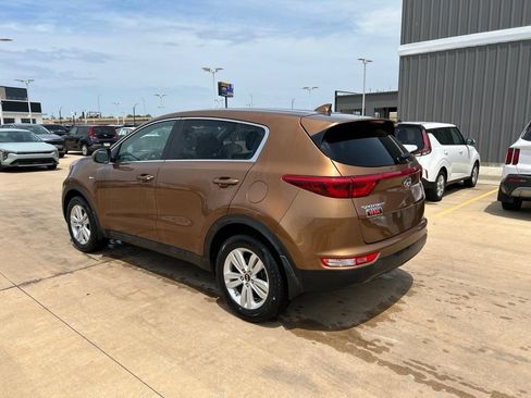 Used 2018 Kia Sportage LX AWD/4WD image 2