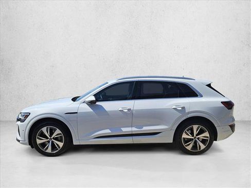 Certified 2024 Audi Q8 e-tron Premium Plus w/ Premium Plus Package AWD/4WD image 8
