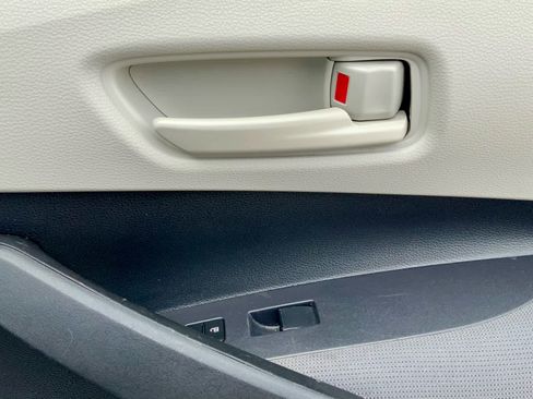 Used 2024 Toyota Corolla LE FWD image 46